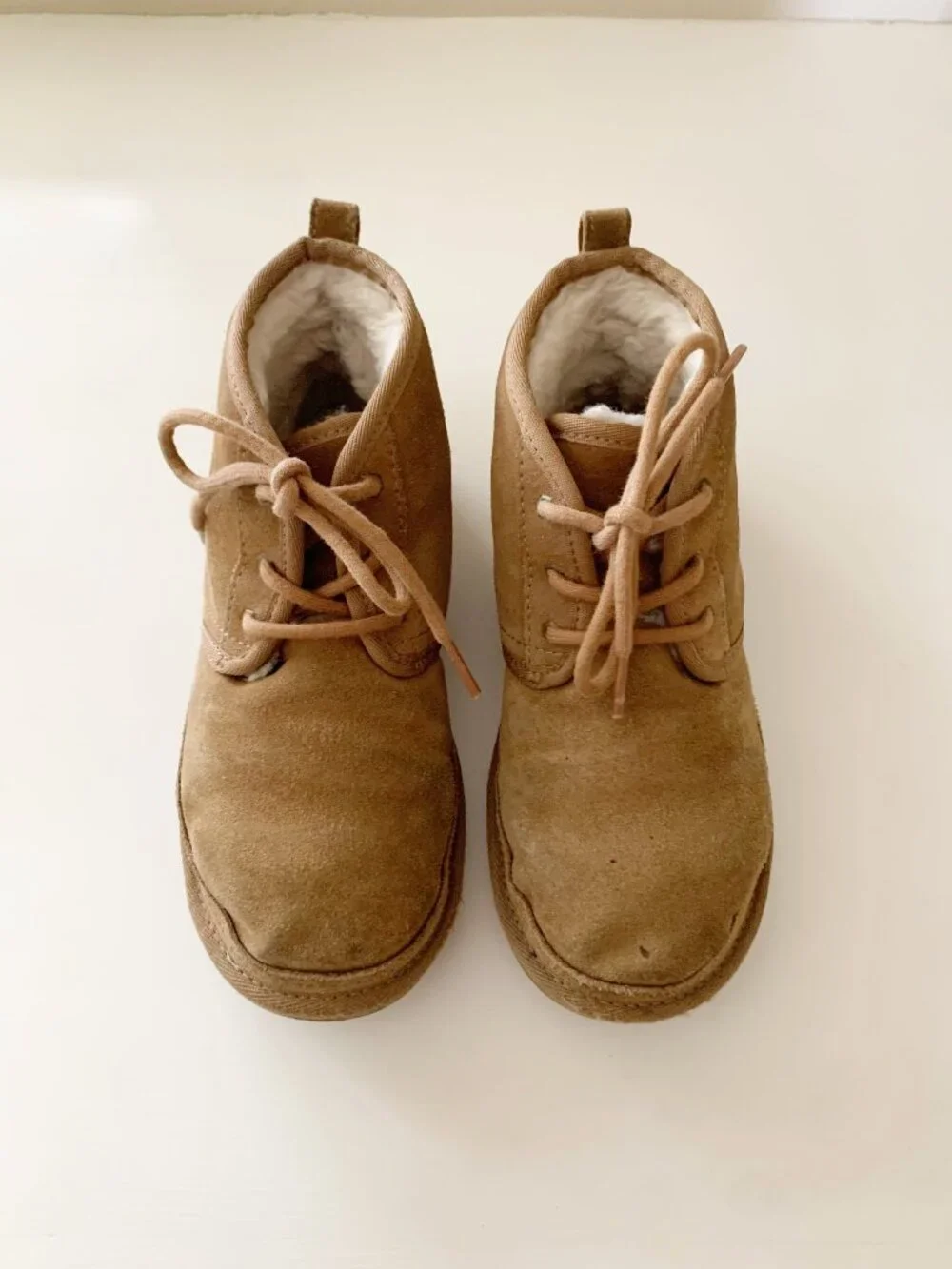 UGG Neumel II Sheepskin Chukka Boots • Kids 3